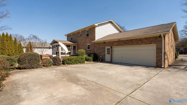 10312 Essex Drive SW, Huntsville, AL 35803