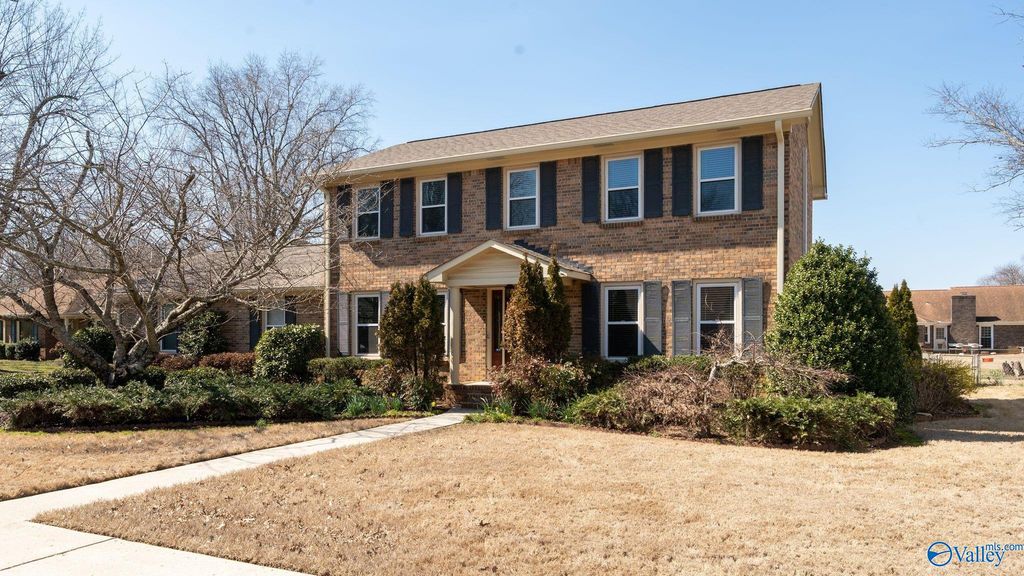 10312 Essex Drive SW, Huntsville, AL 35803