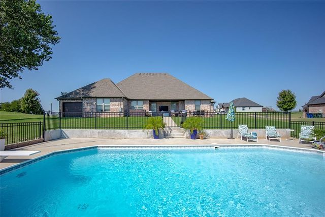 1626 High Ridge Drive, Blanchard, OK 73010