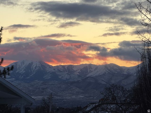 7 ROLLINGWOOD LN, Sandy, UT 84092