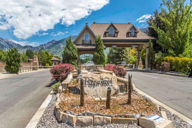 7 ROLLINGWOOD LN, Sandy, UT 84092