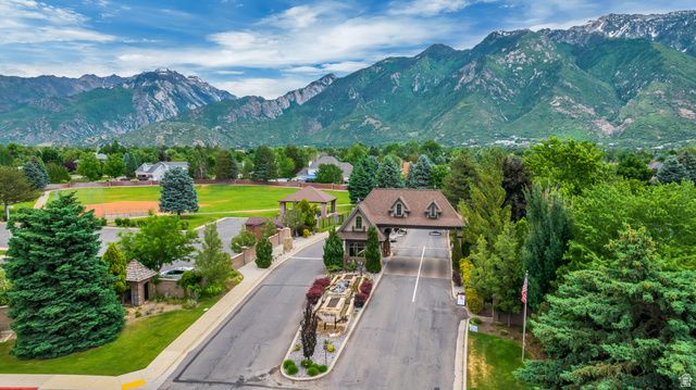 7 ROLLINGWOOD LN, Sandy, UT 84092