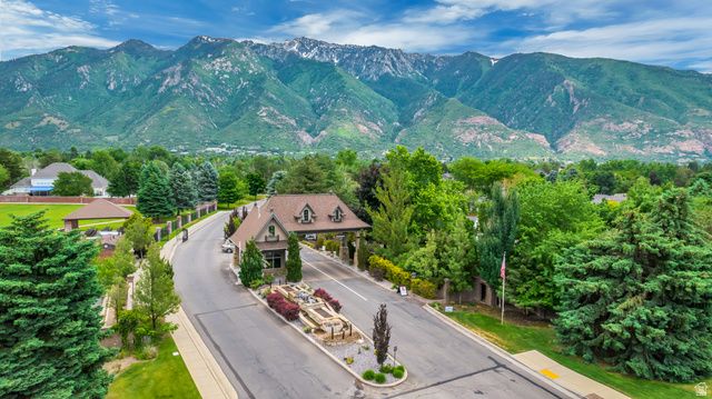 7 ROLLINGWOOD LN, Sandy, UT 84092