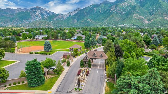7 ROLLINGWOOD LN, Sandy, UT 84092
