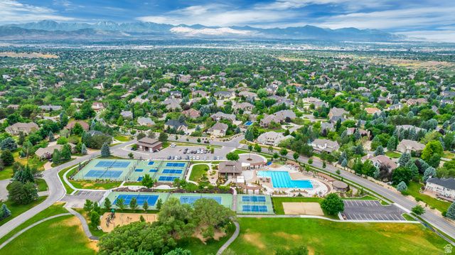 7 ROLLINGWOOD LN, Sandy, UT 84092