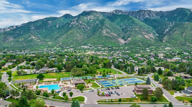 7 ROLLINGWOOD LN, Sandy, UT 84092