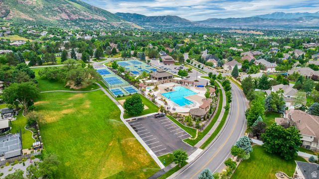 7 ROLLINGWOOD LN, Sandy, UT 84092