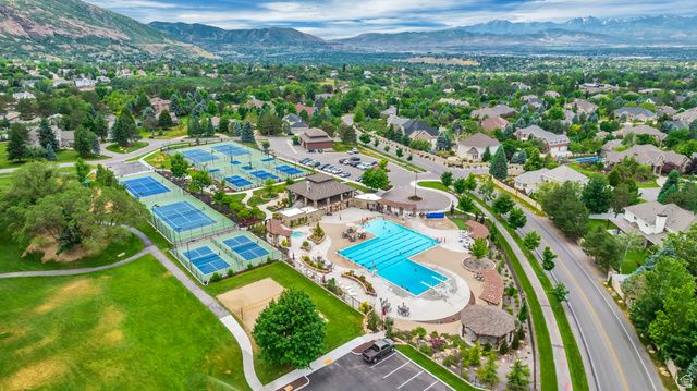 7 ROLLINGWOOD LN, Sandy, UT 84092