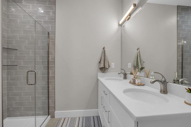 55 Pointe Pl Unit 201, Dover, NH 03820