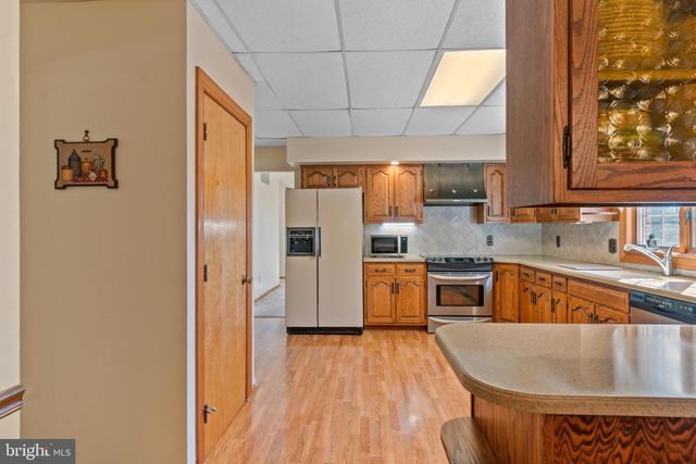 1052 GREEN HILL FARM RD, Reisterstown, MD 21136