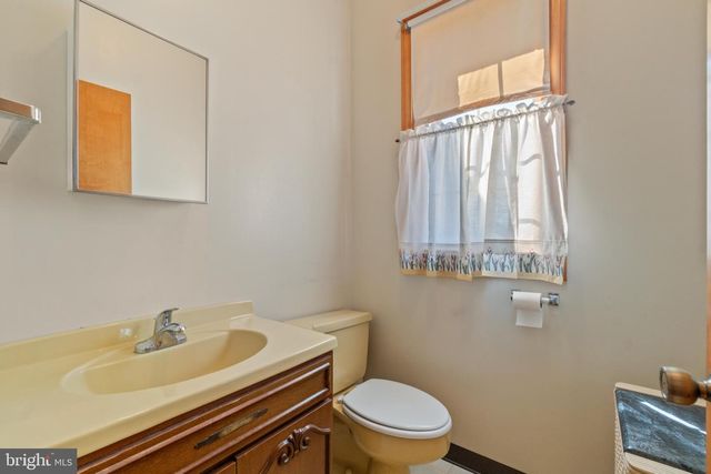 1052 GREEN HILL FARM RD, Reisterstown, MD 21136