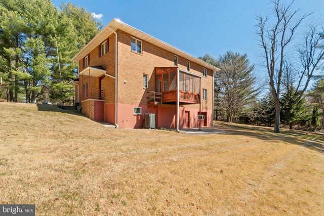 1052 GREEN HILL FARM RD, Reisterstown, MD 21136