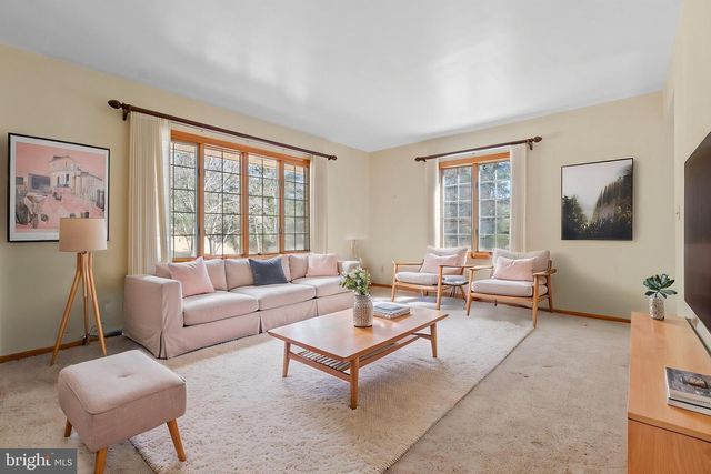 1052 GREEN HILL FARM RD, Reisterstown, MD 21136