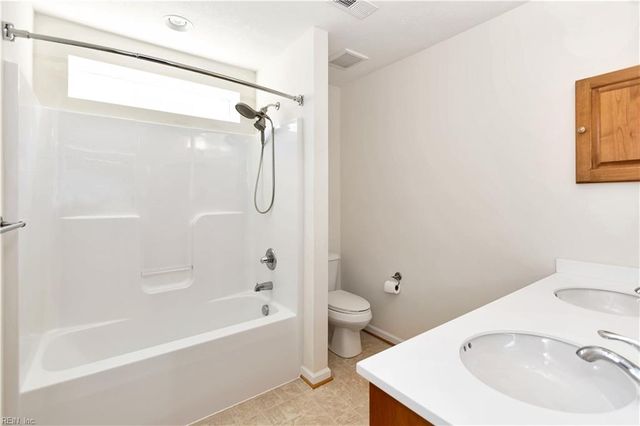 105 Crossing Waters WAY, Yorktown, VA 23690