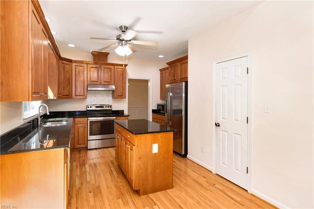 105 Crossing Waters WAY, Yorktown, VA 23690