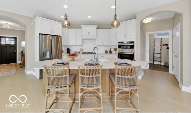 16695 Sunland Farm Drive, Fishers, IN 46040