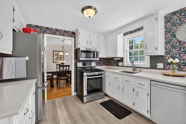 82 Park Rd, Lynn, MA 01904