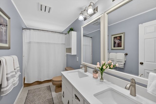 82 Park Rd, Lynn, MA 01904