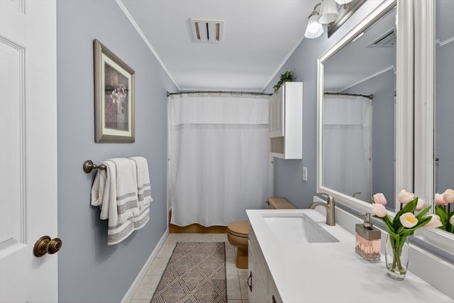 82 Park Rd, Lynn, MA 01904