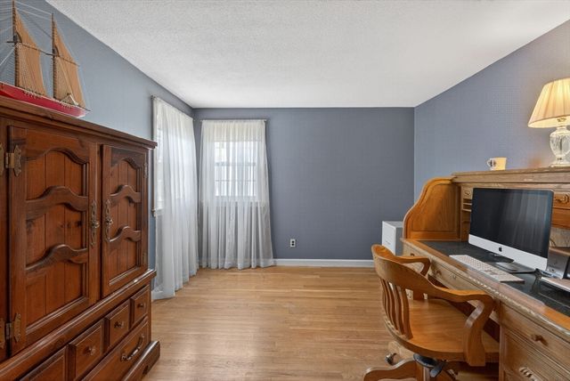 82 Park Rd, Lynn, MA 01904