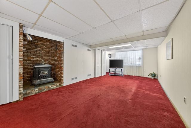 82 Park Rd, Lynn, MA 01904