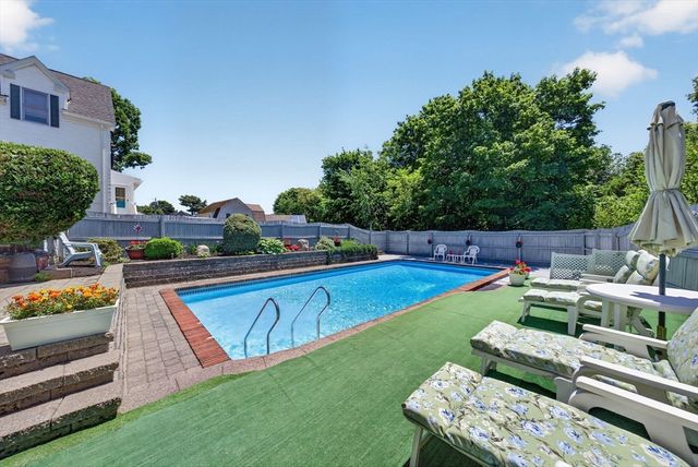 82 Park Rd, Lynn, MA 01904