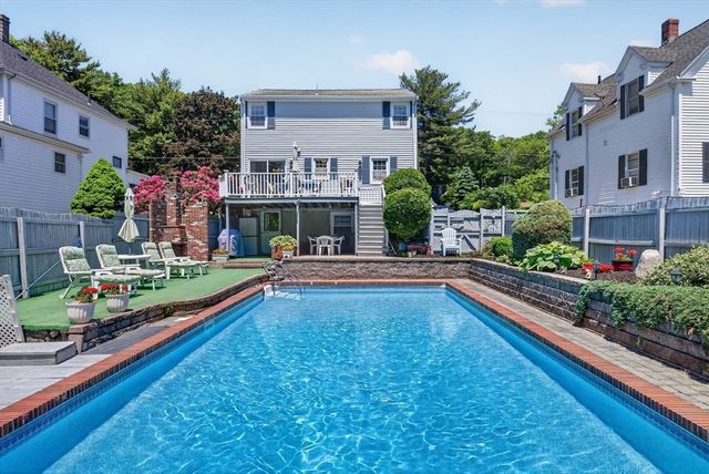 82 Park Rd, Lynn, MA 01904