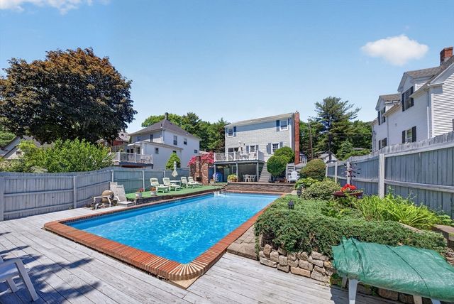 82 Park Rd, Lynn, MA 01904