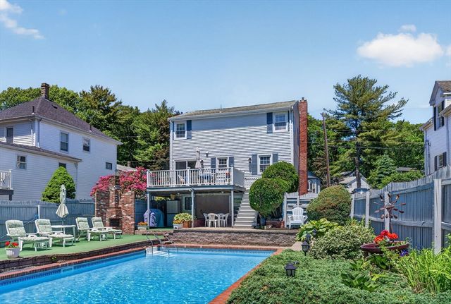 82 Park Rd, Lynn, MA 01904