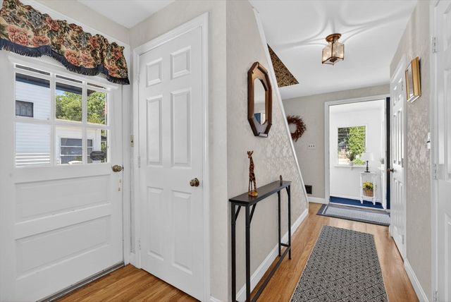 82 Park Rd, Lynn, MA 01904