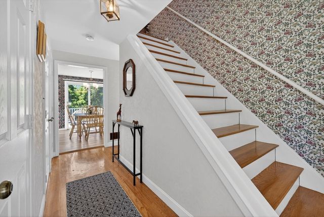 82 Park Rd, Lynn, MA 01904