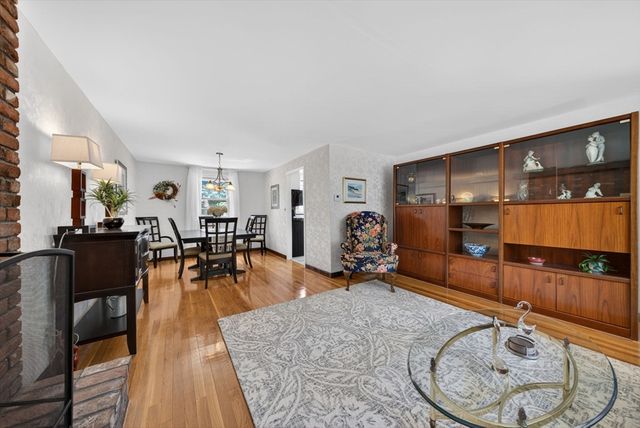 82 Park Rd, Lynn, MA 01904