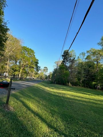 5232 Cotton Lake Road, Cove, TX 77523