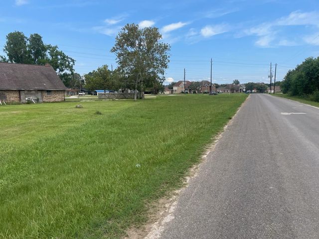 5232 Cotton Lake Road, Cove, TX 77523