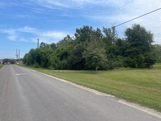 5232 Cotton Lake Road, Cove, TX 77523
