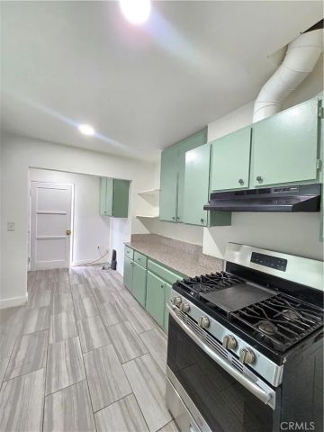 8154 Potter, North Hollywood, CA 91605