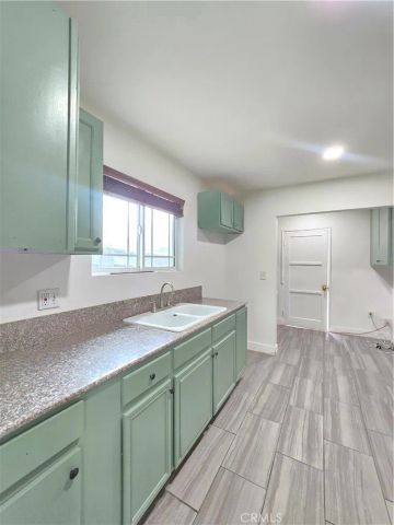 8154 Potter, North Hollywood, CA 91605