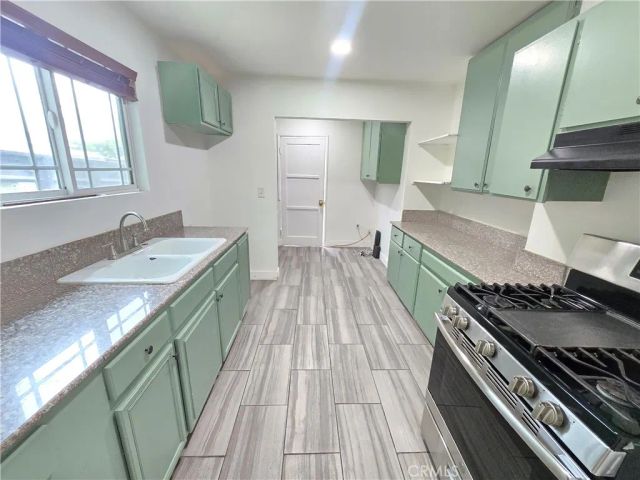 8154 Potter, North Hollywood, CA 91605