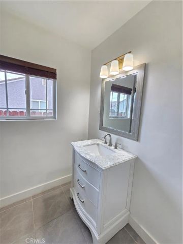 8154 Potter, North Hollywood, CA 91605