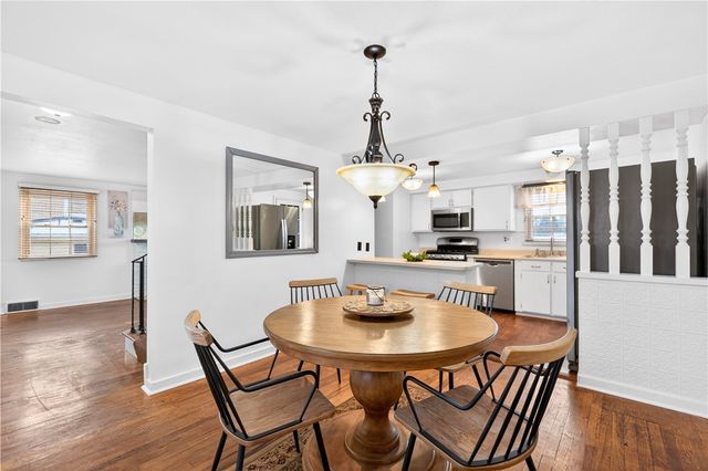 205 Hartle Rd, Shaler, PA 15116