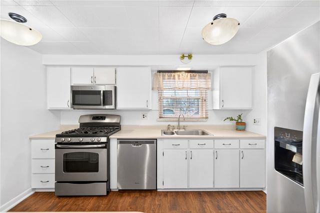 205 Hartle Rd, Shaler, PA 15116