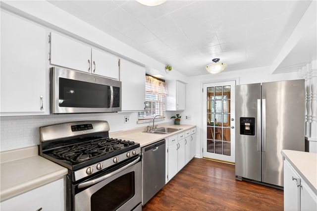 205 Hartle Rd, Shaler, PA 15116