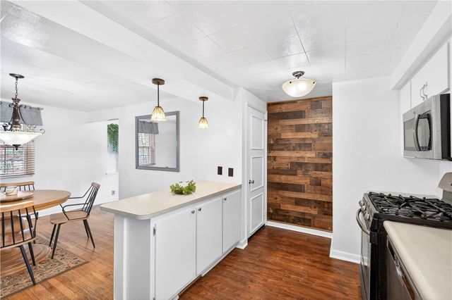 205 Hartle Rd, Shaler, PA 15116