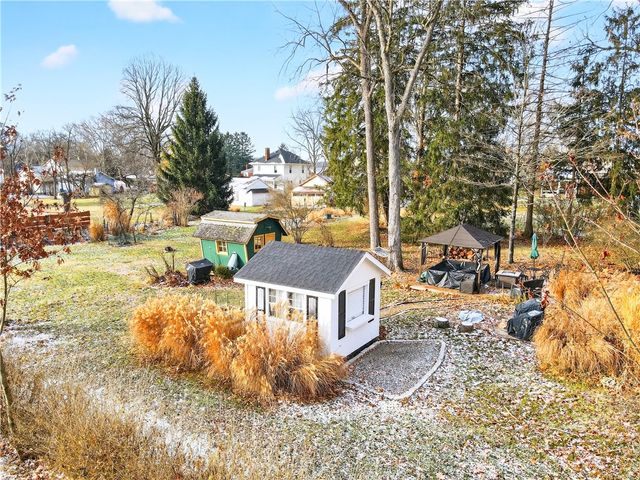 205 Hartle Rd, Shaler, PA 15116