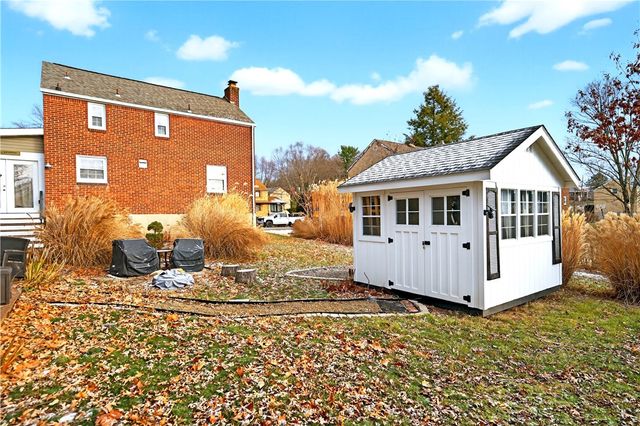 205 Hartle Rd, Shaler, PA 15116