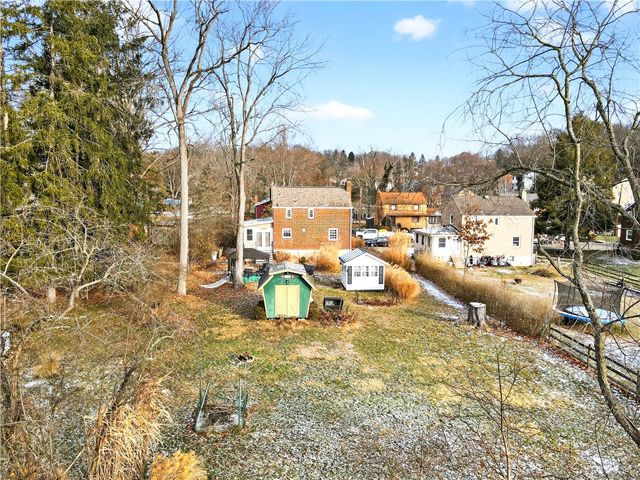 205 Hartle Rd, Shaler, PA 15116