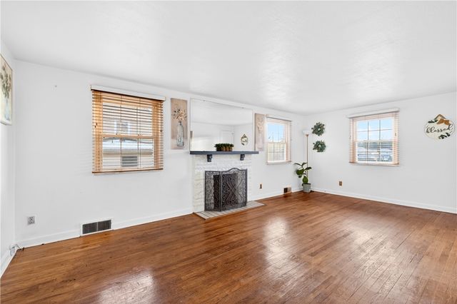 205 Hartle Rd, Shaler, PA 15116