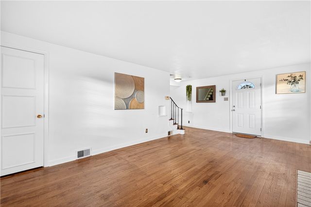 205 Hartle Rd, Shaler, PA 15116