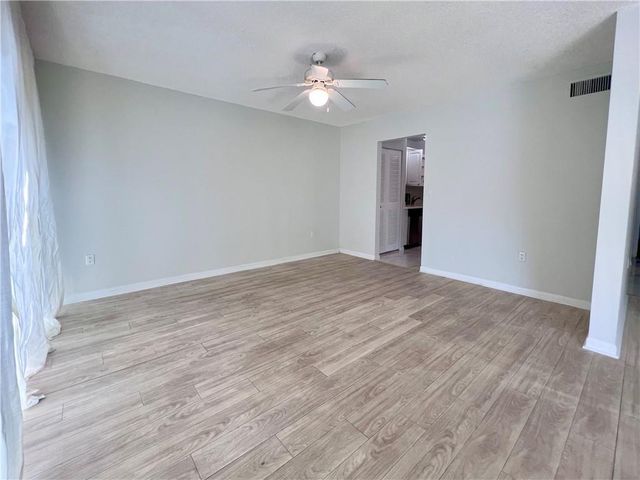 701 N Pine Island Road 303, Plantation, FL 33324