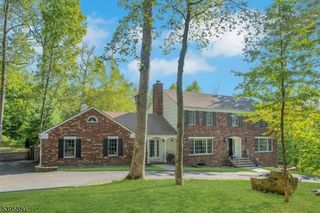 40 Lord William Penn Dr, Morris Twp., NJ 07960